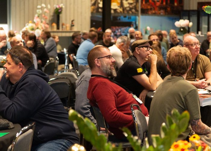 Deltagare lyssnar vid runda bord under Yrkeslärarkonferensen 2025
